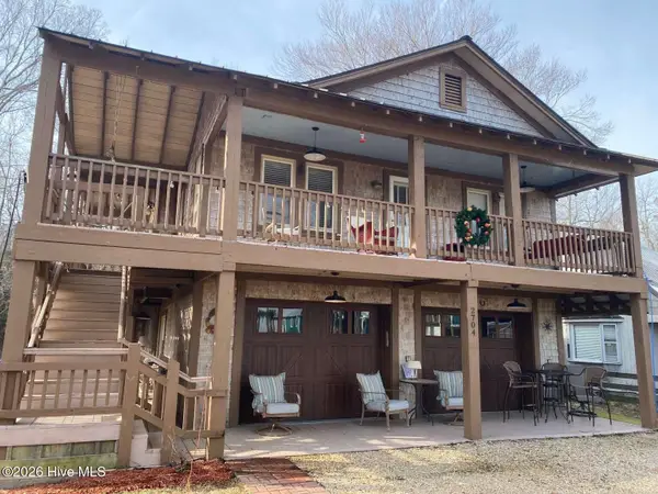 2704 Waccamaw Shores Road, Lake Waccamaw, NC 28450