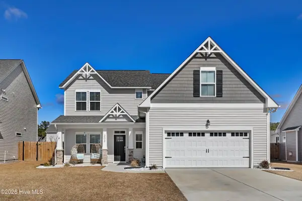 203 W Weatherbee Way, Hampstead, NC 28443