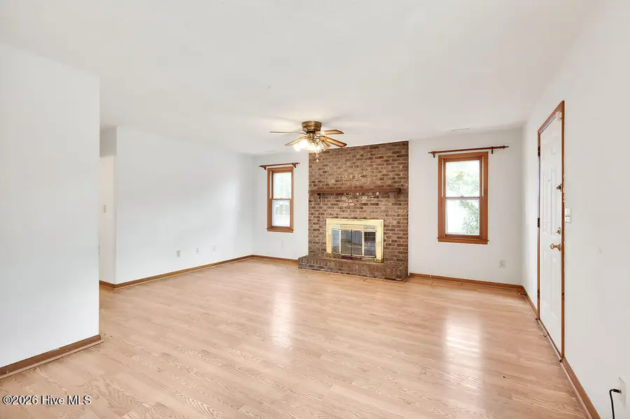 417 E Leonard Street, Southport, NC 28461 - #3