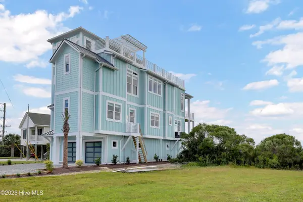 825 S Topsail Drive, Surf City, NC 28445