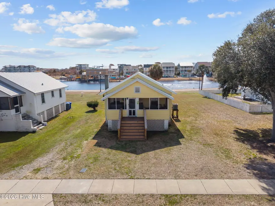 305 Atlanta Avenue, Carolina Beach, NC 28428 - #3