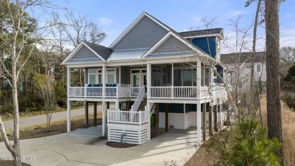 1607 E Yacht Drive, Oak Island, NC 28465