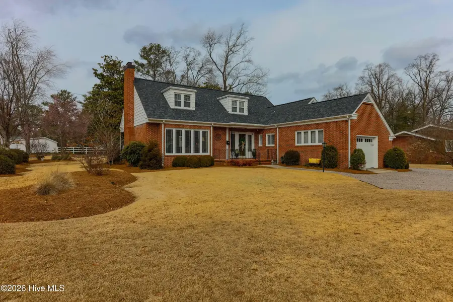 413 E Southerland Street, Wallace, NC 28466 - #2