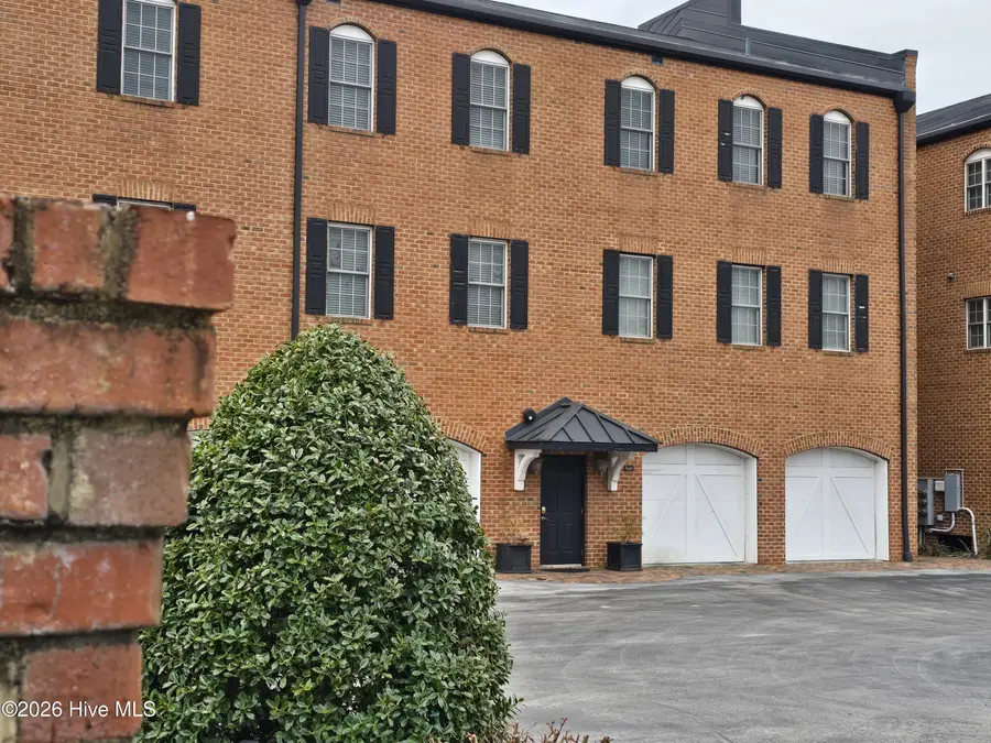 423 W Main Street #301, Washington, NC 27889 - #3
