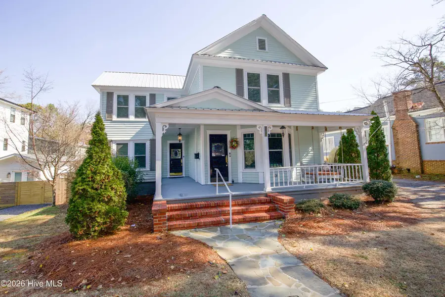 225 E Vermont Avenue, Southern Pines, NC 28387 - #2