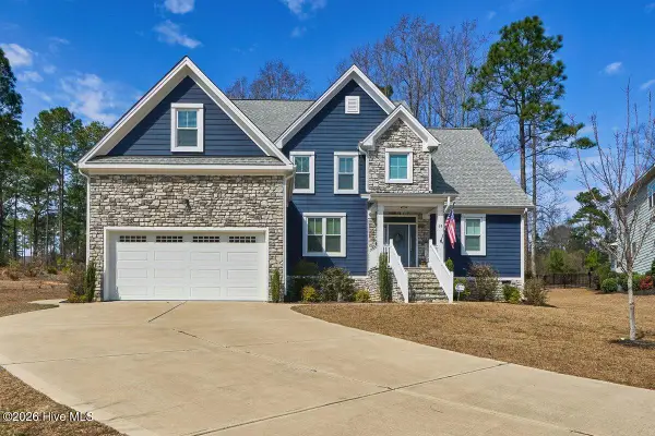 10 Heatherspring Way, Spring Lake, NC 28390