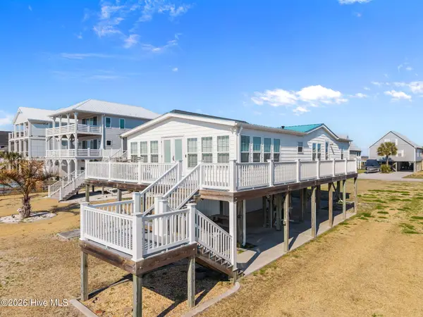 9055 W 9th Street, Surf City, NC 28445