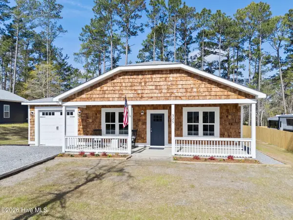 325 N Dyson Street, Holly Ridge, NC 28445