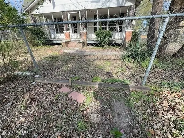 610 Jackson Street, Laurinburg, NC 28352 - #1