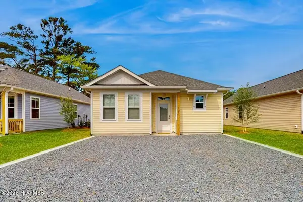 121 NE 75th Street, Oak Island, NC 28465