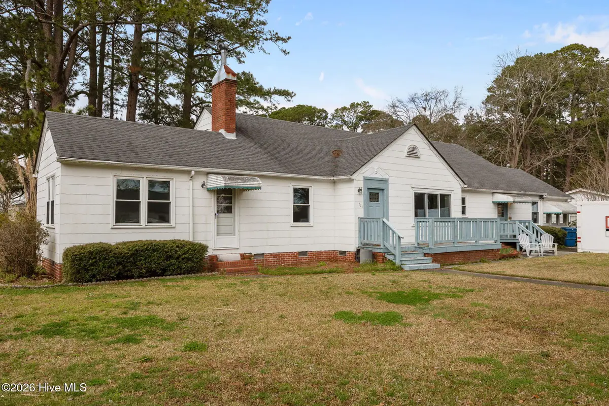 225 N 6th Street, Aurora, NC 27806 - #1