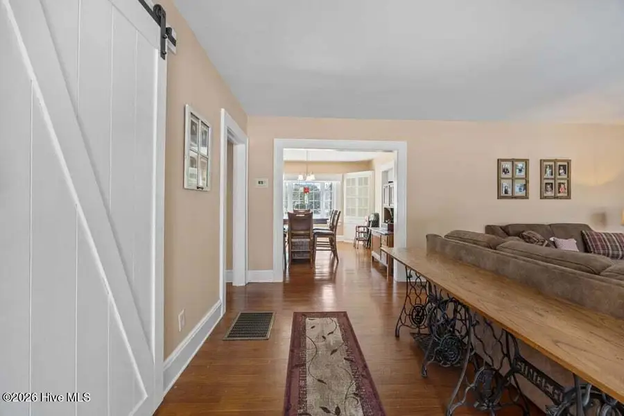 1307 N Respess Street, Washington, NC 27889 - #3