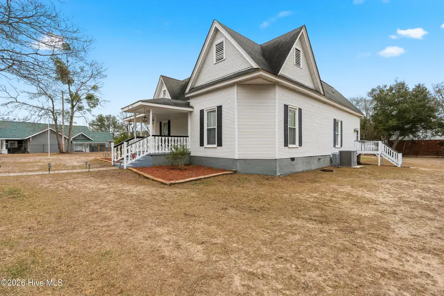 207 Oak Avenue, Hamlet, NC 28345 - #2