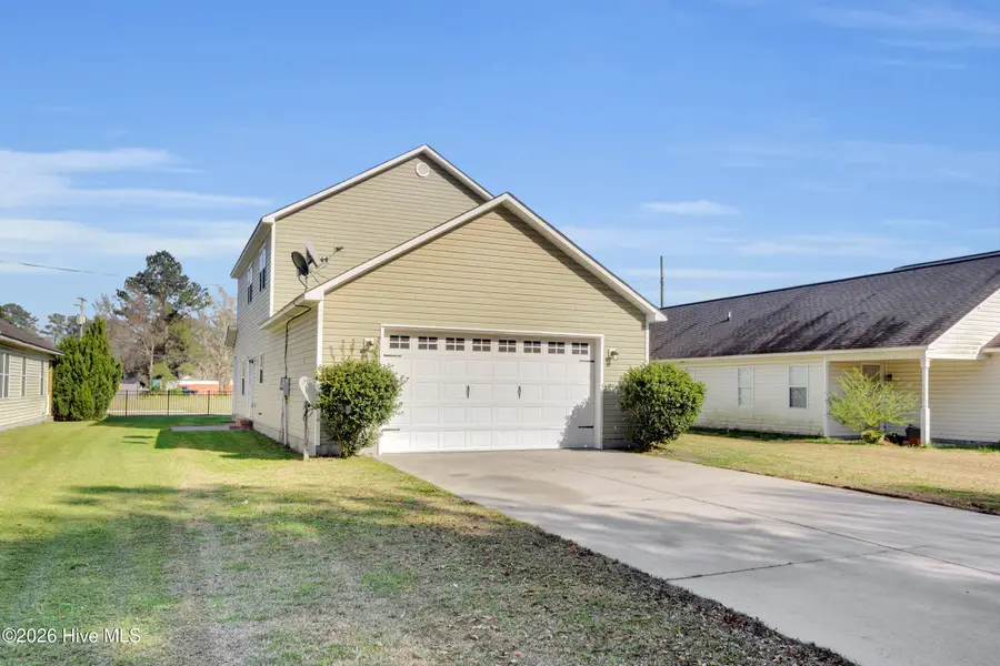 810 Main Street, Maysville, NC 28555 - #3