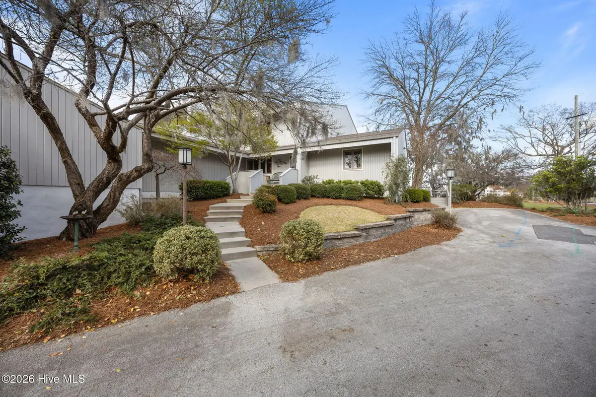 19 Batts Hill Road, New Bern, NC 28562 - #1