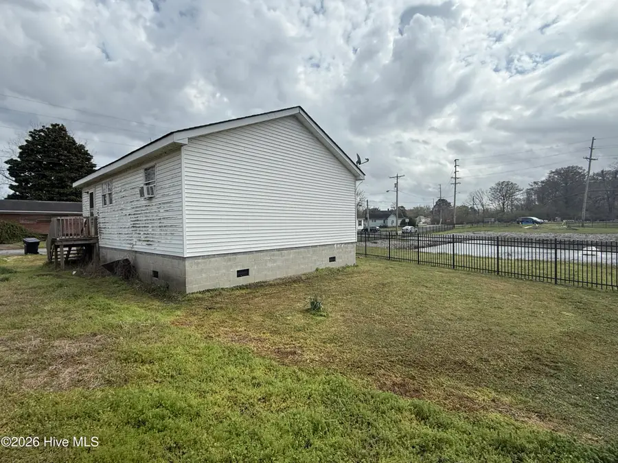 907 S Martin Luther King Junior Drive, Elizabeth City, NC 27909 - #3