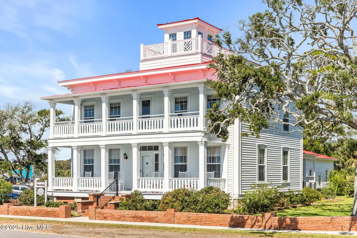 216 W Bay Street, Southport, NC 28461 - #1