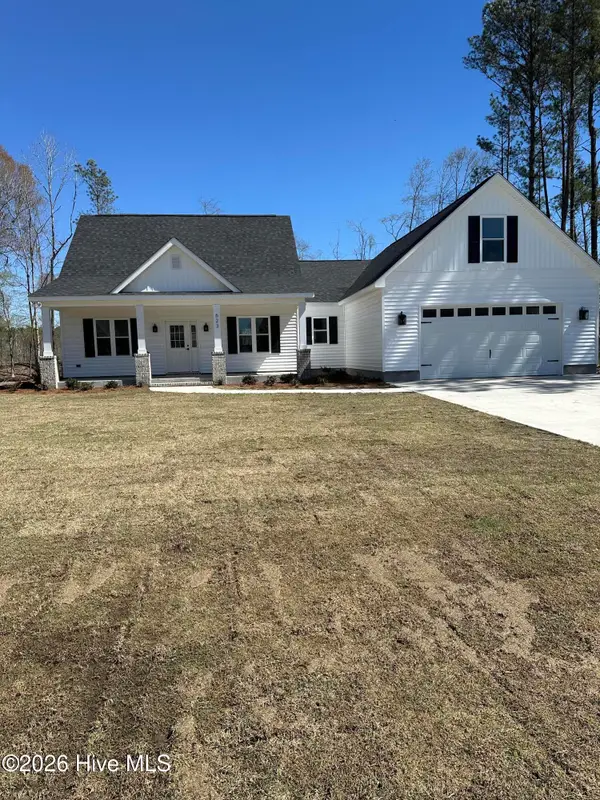 623 Winding Creek Road, Rocky Point, NC 28457