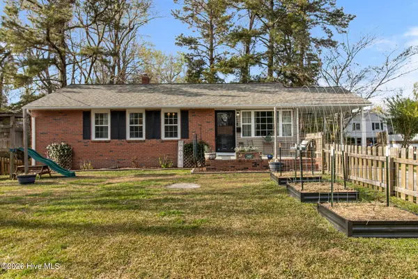 400 Hickory Court, Jacksonville, NC 28540