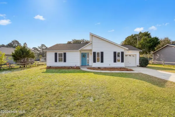 214 W Volant Street, Hubert, NC 28539