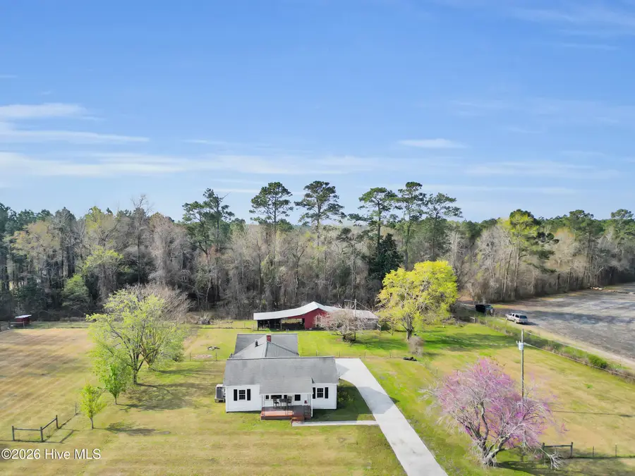 2457 White Oak River Road, Maysville, NC 28555 - #2