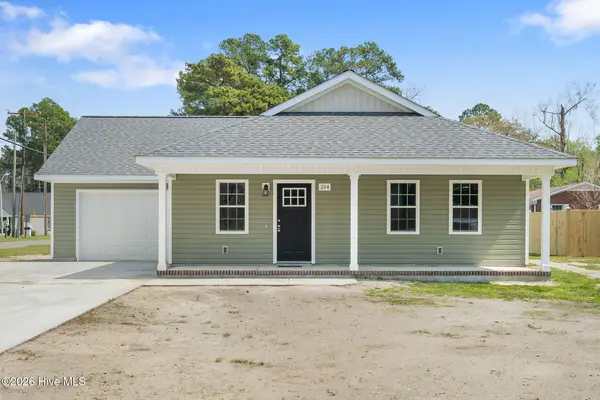 214 N Walnut Street, Rose Hill, NC 28458