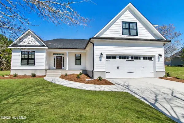 122 Live Oak Circle, Lake Waccamaw, NC 28450