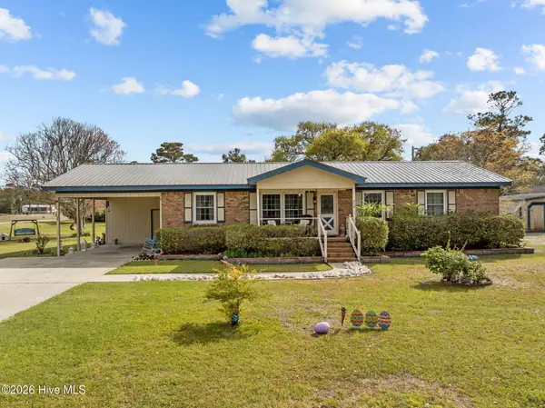 458 Bayview Drive, Harkers Island, NC 28531