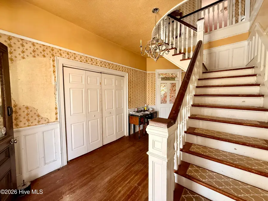 401 N Massey Street, Selma, NC 27576 - #3