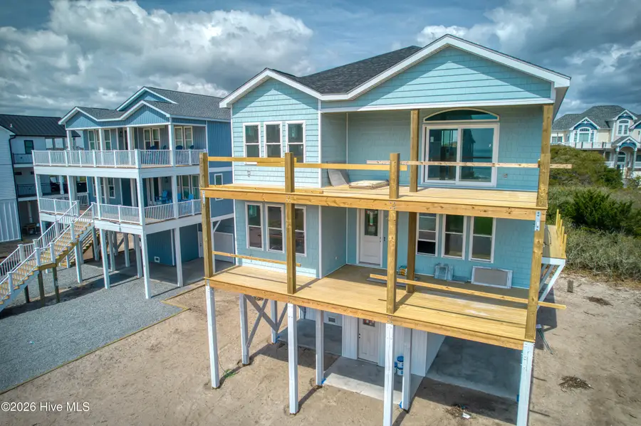 24 Porpoise Place, North Topsail Beach, NC 28460 - #3