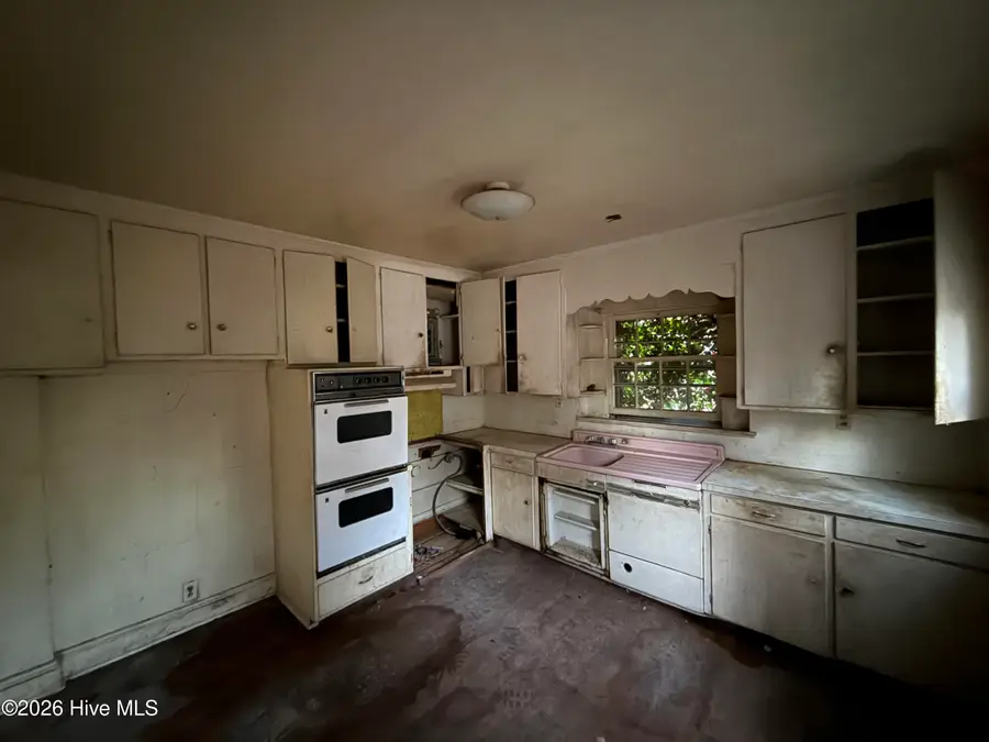 312 Frances Place, Kinston, NC 28501 - #2