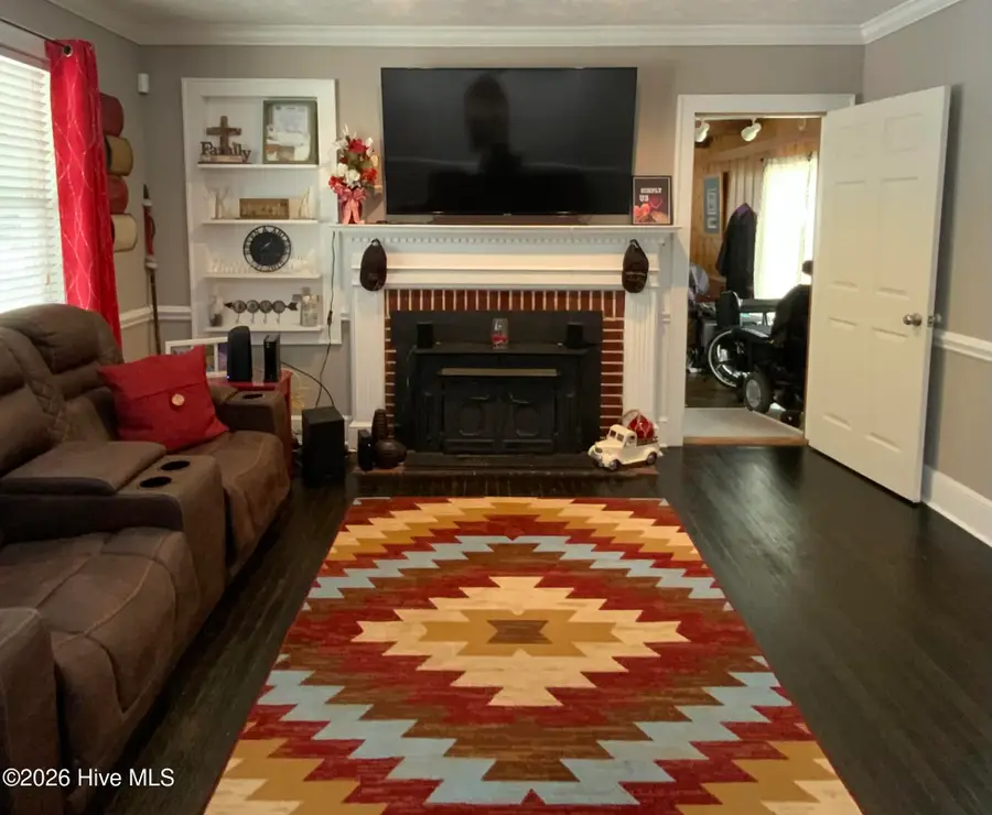 817 Aberdeen Road, Laurinburg, NC 28352 - #3