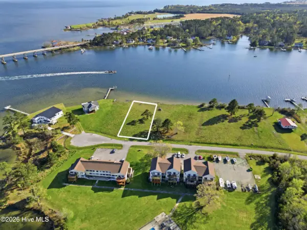 8052 Treasure Drive, Oriental, NC 28571