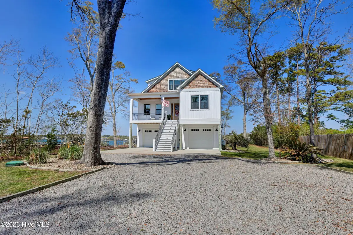 823 Chadwick Shores Drive, Sneads Ferry, NC 28460 - #1