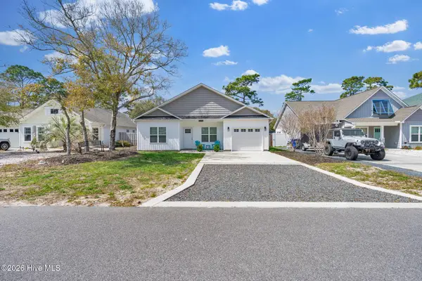 125 NE 15th Street, Oak Island, NC 28465