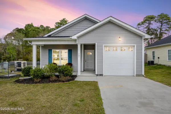 305 Cypress Avenue, Holly Ridge, NC 28445