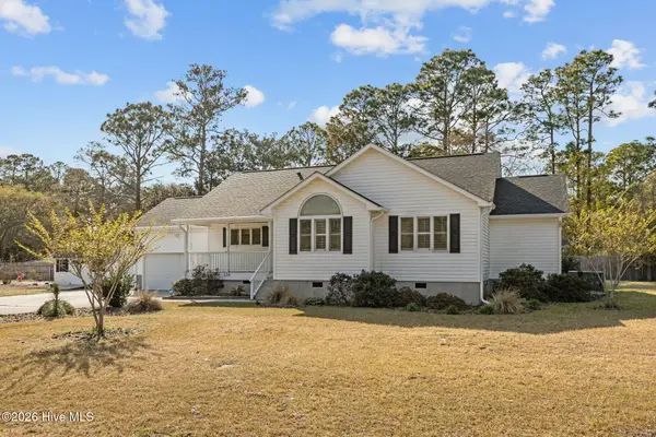 120 Robin Cresent Circle, Cape Carteret, NC 28584