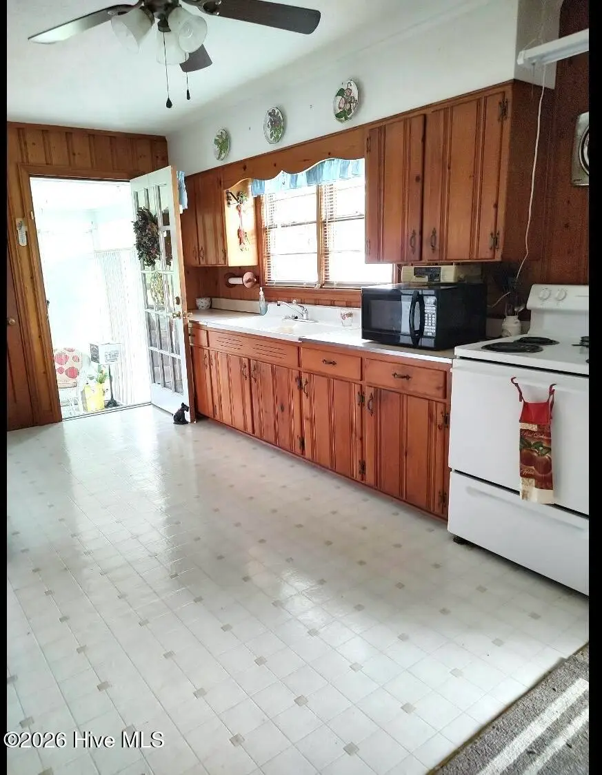 8727 Peacock Road, Chadbourn, NC 28431 - #2