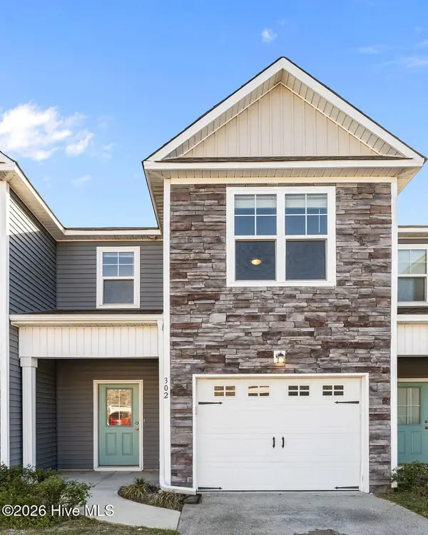 302 S Stingray Lane, Sneads Ferry, NC 28460