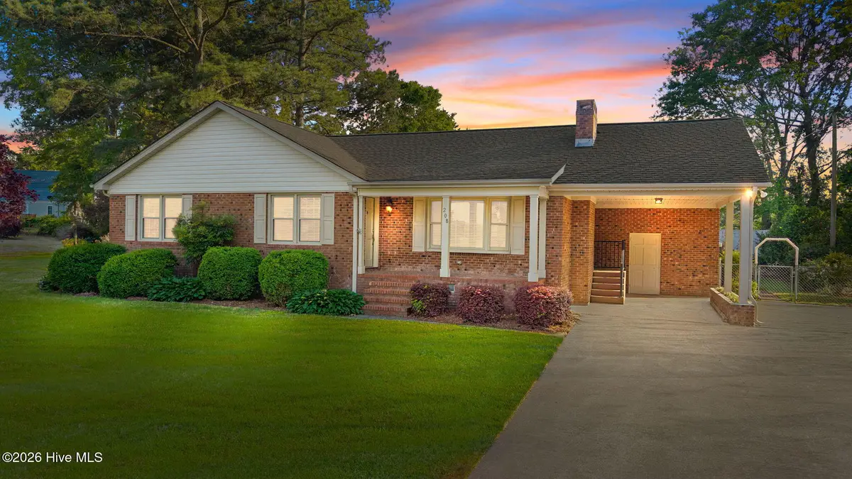 208 E Nash Street, Macclesfield, NC 27852 - #1