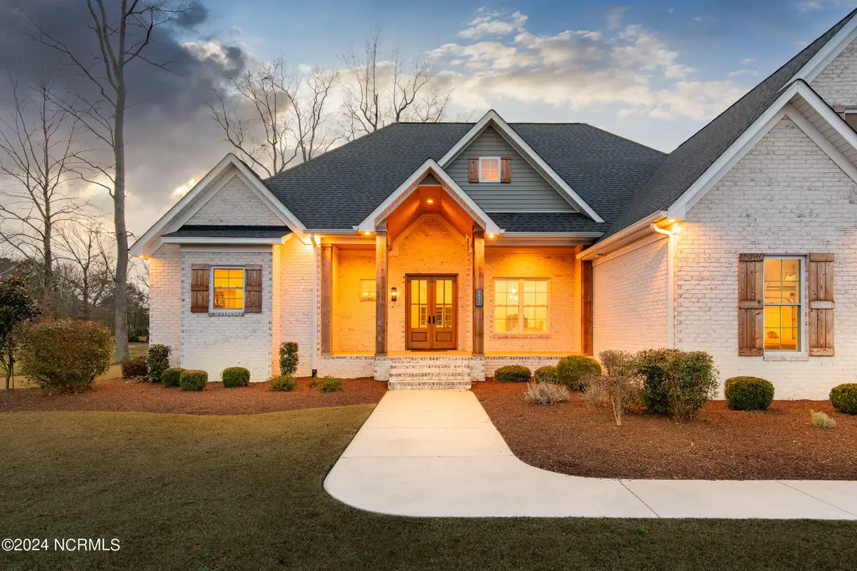 2841 Landing Circle, Grimesland, NC 27837 - #1