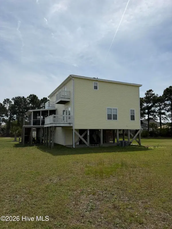 220 Twin Oaks Drive #A, Hampstead, NC 28443