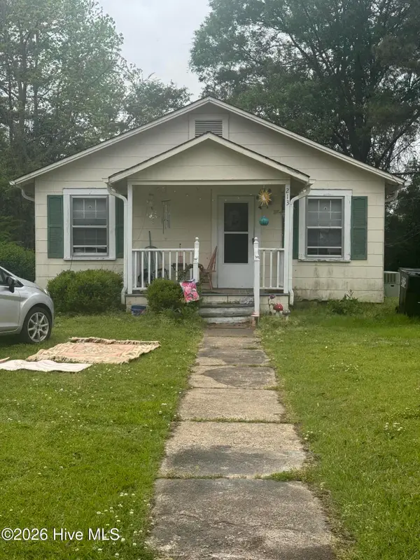 213 N Walker Street, Burgaw, NC 28425