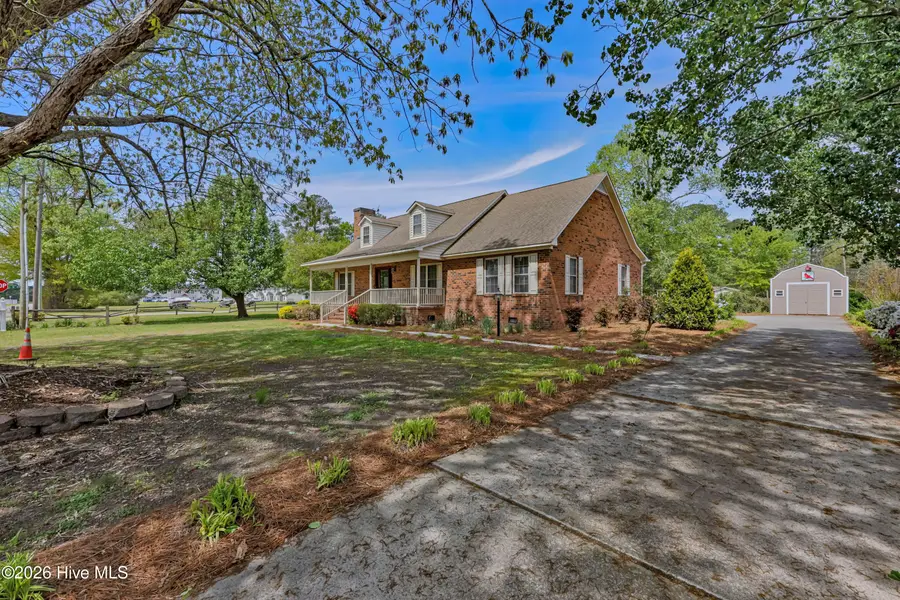 312 W Quinn Street, Beulaville, NC 28518 - #3