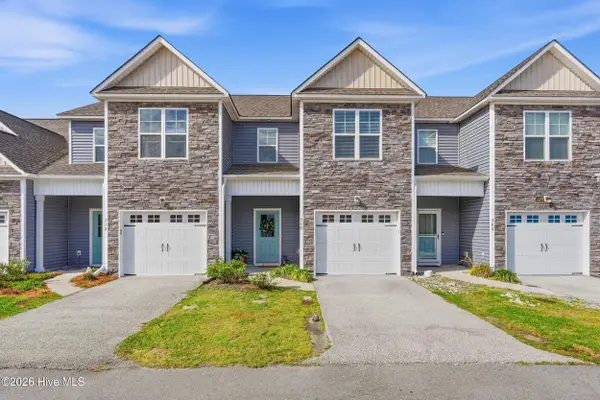 310 S Stingray Lane, Sneads Ferry, NC 28460