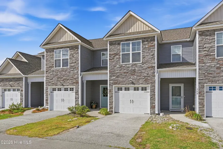 310 S Stingray Lane, Sneads Ferry, NC 28460 - #2