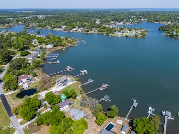 725 Chadwick Shores Drive, Sneads Ferry, NC 28460