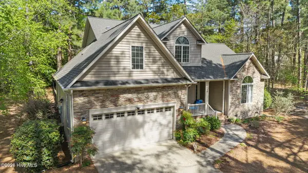 120 Lake View Drive E, Pinehurst, NC 28374