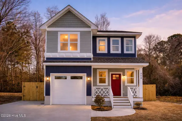 404 S Bodenheimer Street, Burgaw, NC 28425