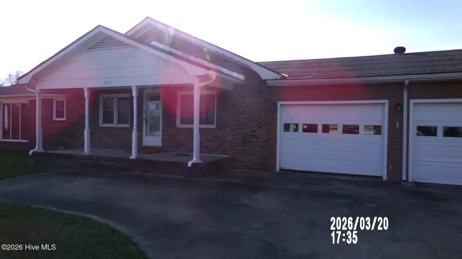 207 N Kennedy Street, Beulaville, NC 28518 - #2